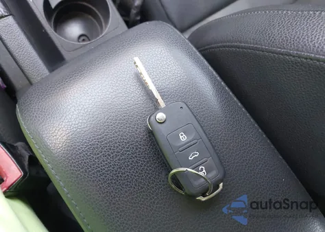 2010 Volkswagen Jetta Limited Edition from USA, damaged, VIN 3VWRX7AJ1AM099362